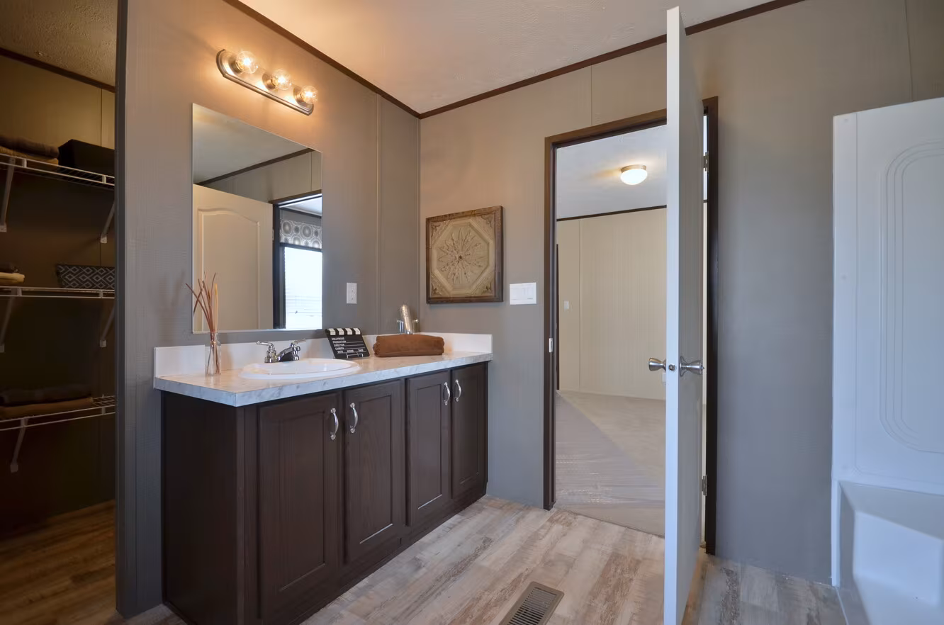 Alamo Lite 16763B - Hardrock Manufactured Home Community - Grand Prairie, TX (2)